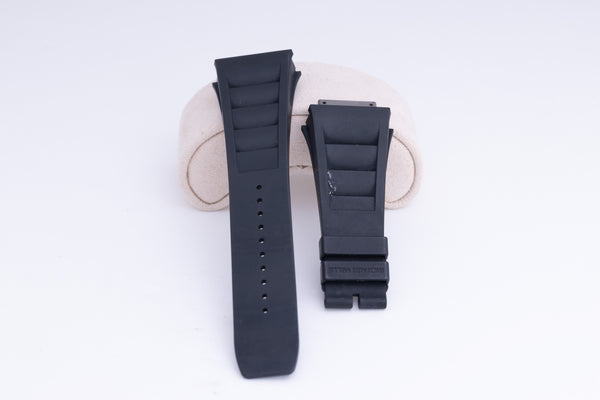 Load image into Gallery viewer, Richard Mille Black Rubber Strap RM 11 FCD25052
