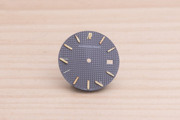 Load image into Gallery viewer, Audemars Piguet  Vintage Dial ( Missing Marker ) for FCD27613
