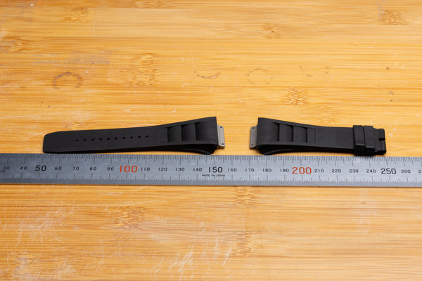 Load image into Gallery viewer, Richard Mille Black Rubber Strap RM 11 FCD29432
