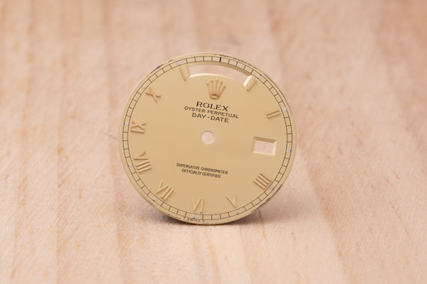 Load image into Gallery viewer, Rolex Day-Date DAMAGED Champagne Roman for model 18038 - 18238 FCD29553
