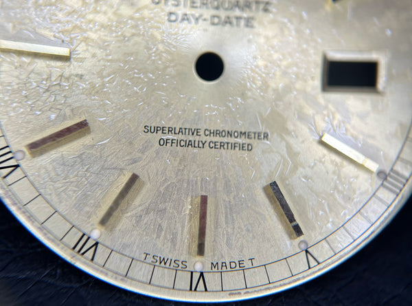 Load image into Gallery viewer, Rolex Day-Date Oyster Quartz Champagne Stick marker dial ( Damaged ) for 19018 FCD30024
