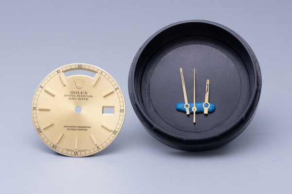 Load image into Gallery viewer, Rolex Day-Date DAMAGED Champagne Stick Dial for 18038 - 18238 FCD31052
