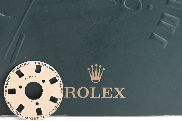Load image into Gallery viewer, Rolex Day-Date calandar Wheel (Day)  in English for caliber 3155 FCD13793
