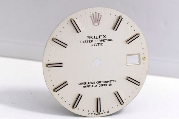 Load image into Gallery viewer, Rolex Date Silver linen dial  W Hour &amp; Minute hand for model 1500 - 1501 FCD17566

